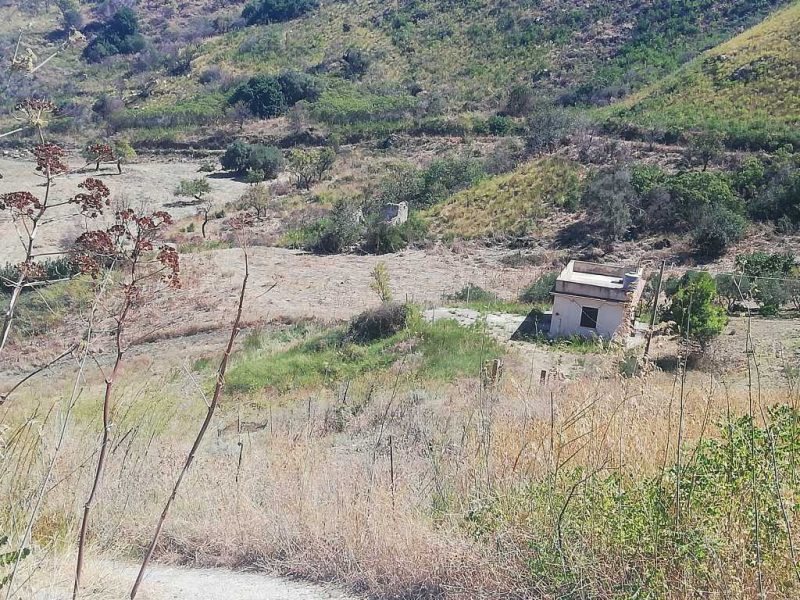 Tre vani con 7000mt acqua e luce