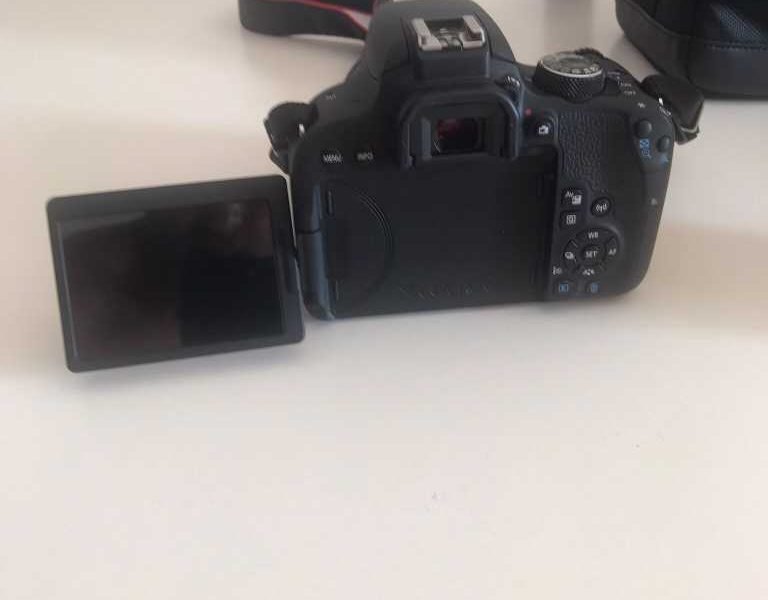 Reflex eos 800 D con Accessori