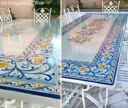 TAVOLI IN PIETRA LAVICA DECORATI A MANO A NAPOLI E IN CAMPANIA