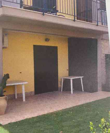 OCCASIONE vendesi casa mare con giardino