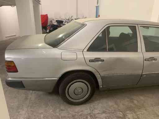 VENDO MERCEDES SERIE 124 MODELLO E 200 BENZINA ANNO 1991